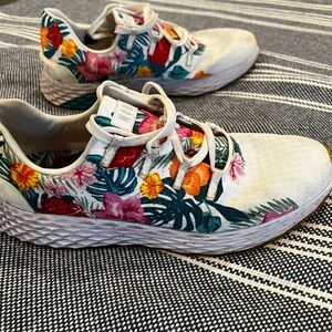 NOBULL Ripstop Runner Tropical W8.5 GUC 🌺